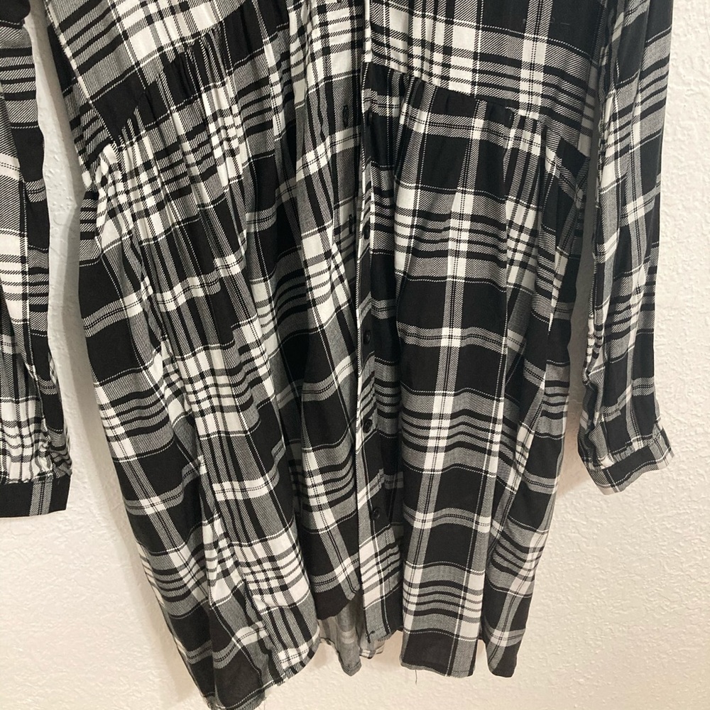 Plaid black and white buttoned down dress
